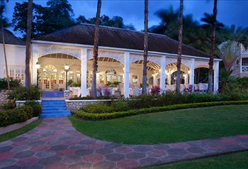 Couples San Souci nighttime view